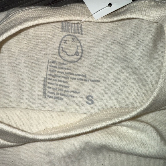 Nirvana T-Shirt Men’s Size Small Cream Colored Band Shirt NWT - Picture 5 of 5